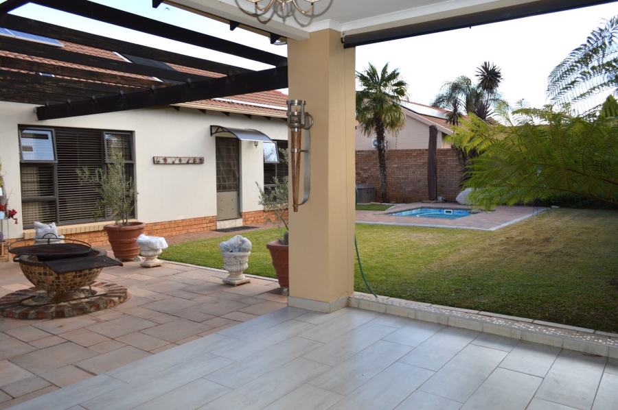 4 Bedroom Property for Sale in Wilkoppies North West